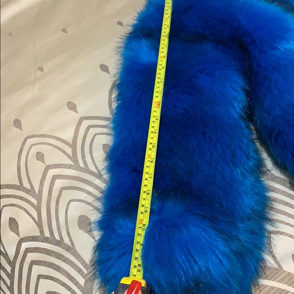 New!!! Girls fur coat with pockets - Picture 6 of 7